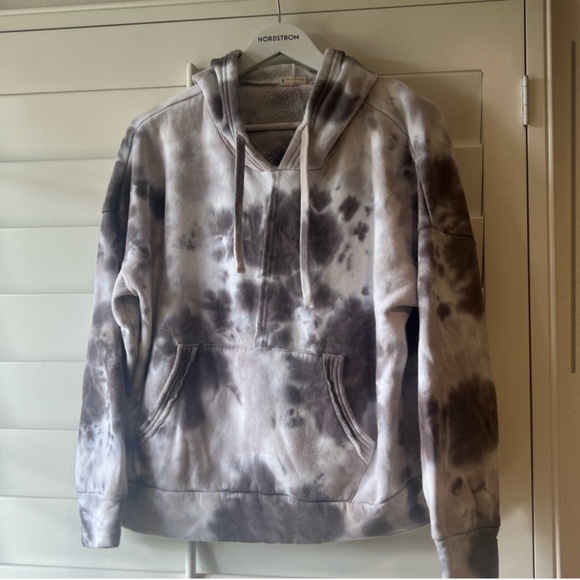 FREE PEOPLE EUC Work It Out Tie Dye Fleece Hoodie Sweatshirt M - Picture 2 of 6